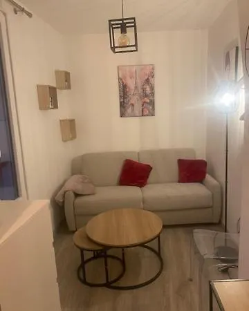 Διαμέρισμα Cosy Odeon *